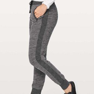 Lululemon Get Going Jogger 28.5" in Heathered Core Dark Grey / Heathered Black